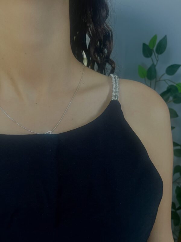 Vestido Preto de Alça com Brilho - Imagem 2