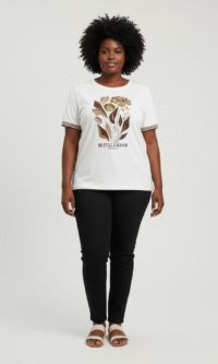 T-shirt Estampa Flores & Plus Size